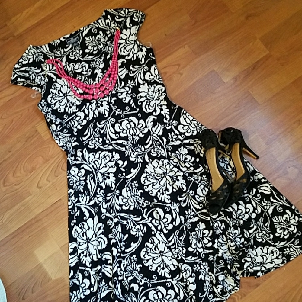Swirly and fun black and white floral dress